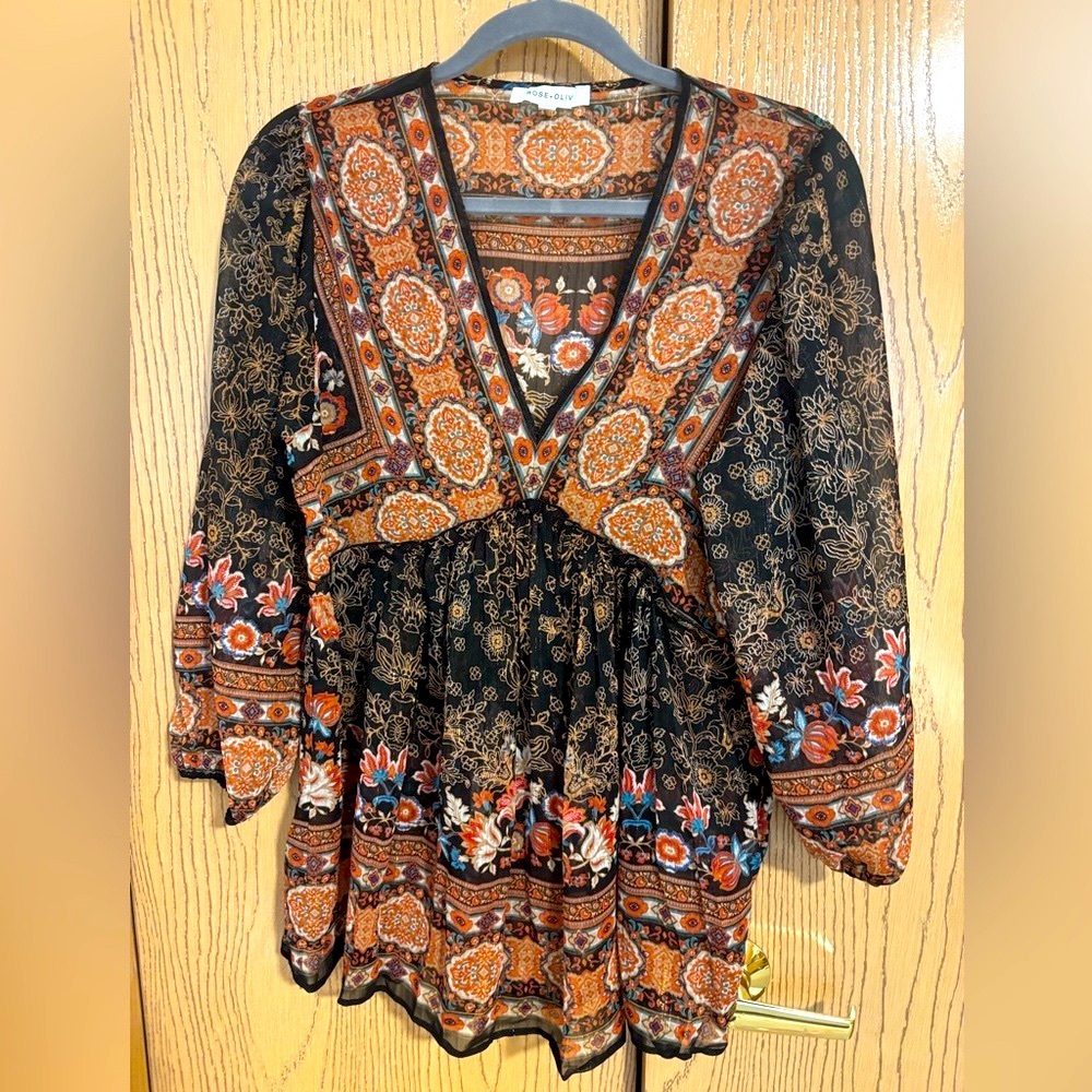 Rose & Olive🍁 Bohemian Floral Long Sleeves Tunic with Subtle Golden Threads